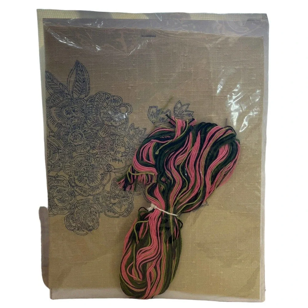 New Vintage 1970 Vogart Crafts Crewel Kit Pink Blooms Kit‎ No 2614 Crewel